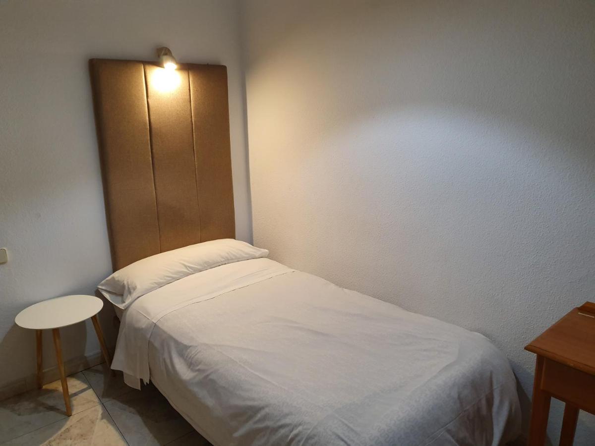 Fuencarral Kryse&Breogan Hotel Madrid Szoba fotó